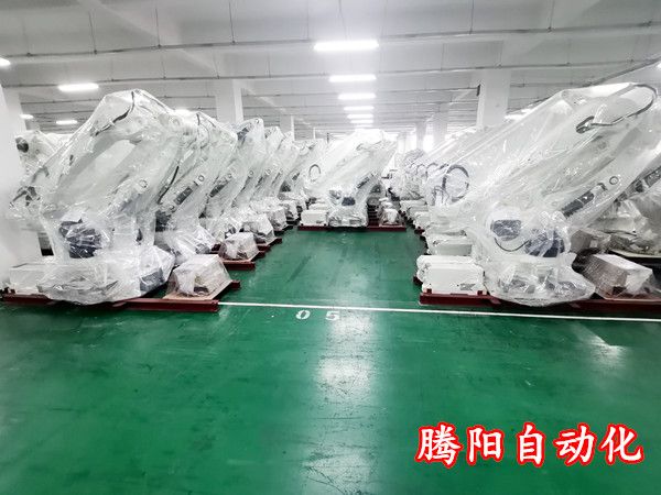 飼料全自動(dòng)碼垛機(jī)器人簡介